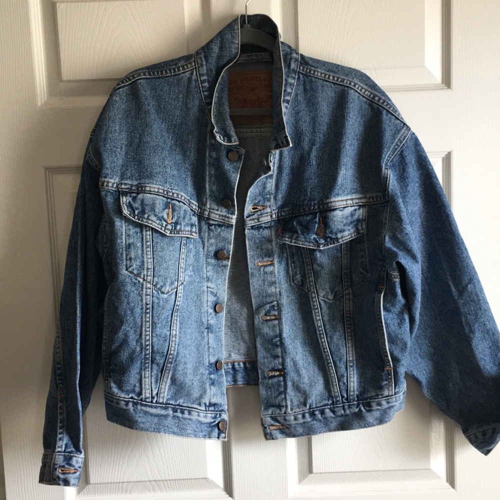 Levi Stone Washed Denim Jacket... CLASSIC!